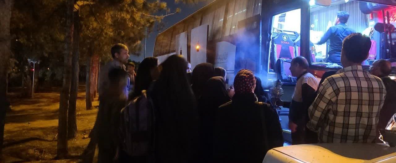 اعزام ۲۵ خانواده تحت پوشش مؤسسه خیریه ایتام قم به مشهد مقدس