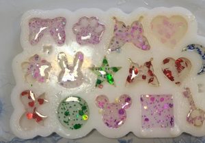 برگزاری کارگاه آموزشی رزین در مؤسسه خیریه ایتام قم