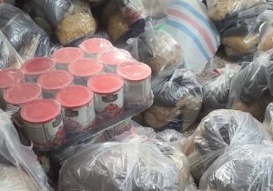 بسته‌بندی کالای حمایتی به مناسبت ولادت حضرت فاطمه زهرا (س) در موسسه خیریه ایتام قم