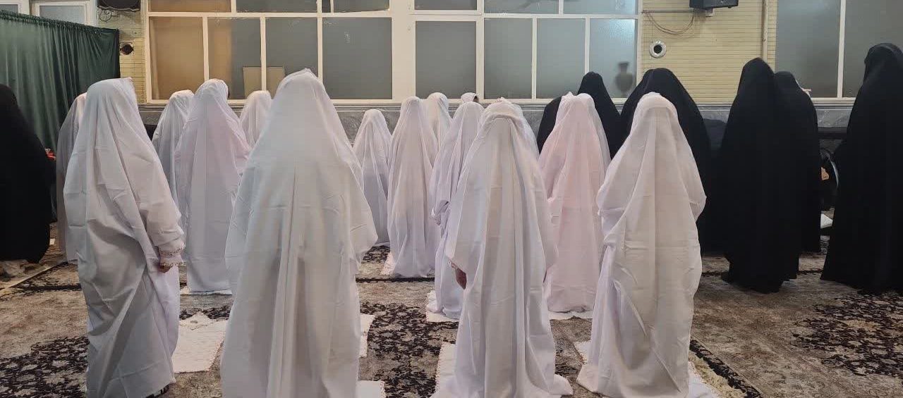 برگزاری جشن تکلیف دختران تحت حمایت مؤسسه خیریه ایتام قم همزمان با میلاد حضرت فاطمه زهرا(س)